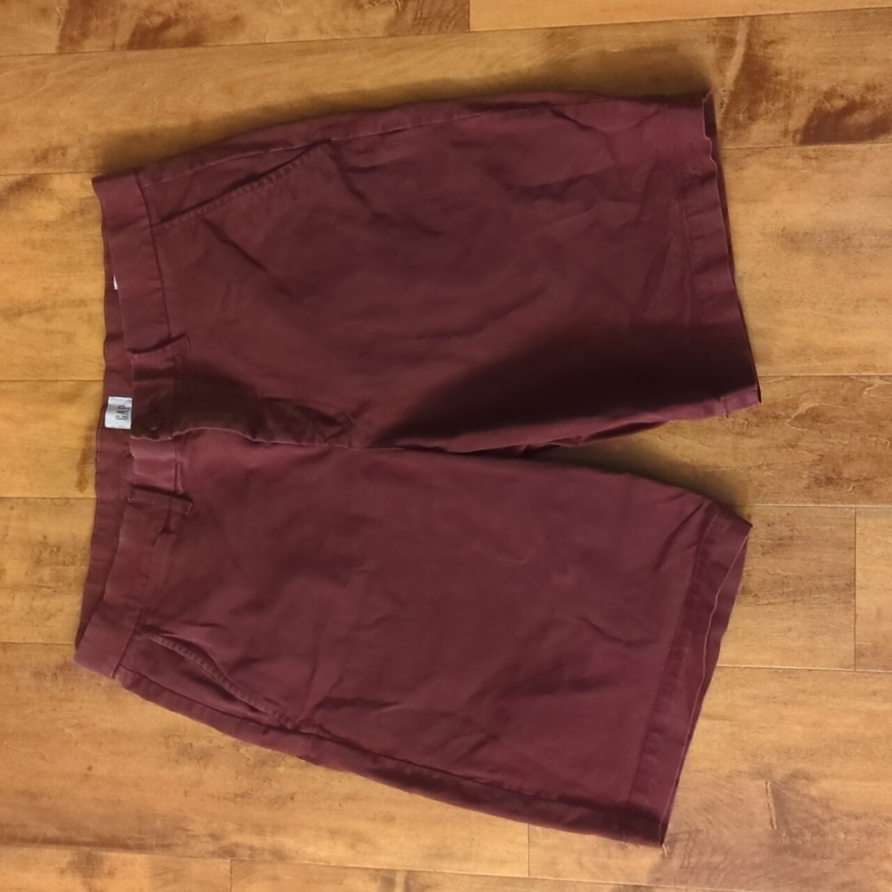 Mens Gap flat front short size 34 maroon/burgundy